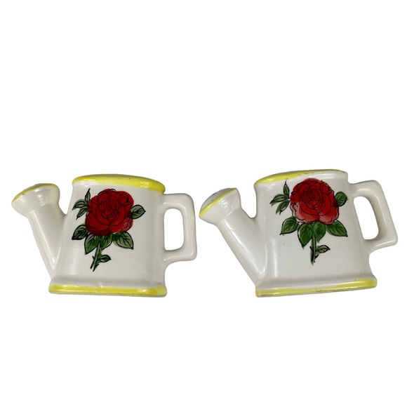 Vintage Cottagecore Floral Watering Pot Salt & Pepper Shaker Set Roses Yellow SP - Picture 6 of 10
